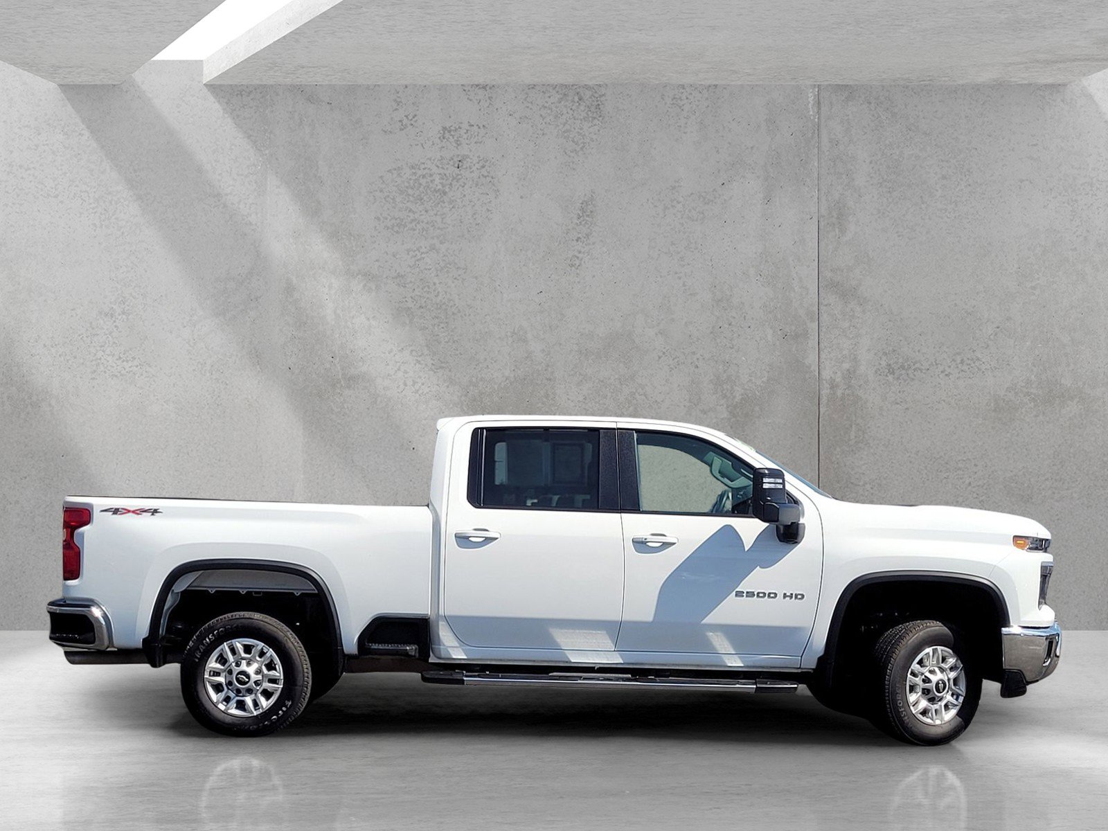Used 2025 Chevrolet Silverado 2500 LT w/ Safety Package image 3