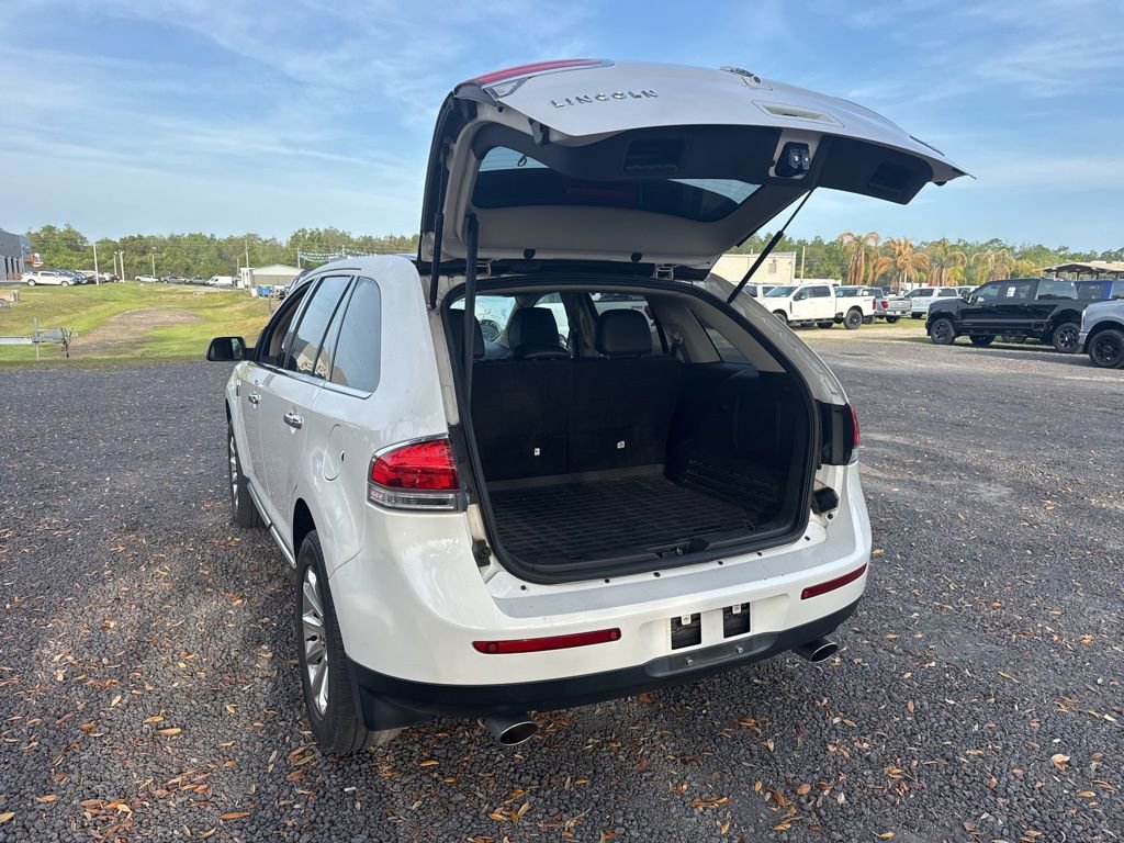 Used 2015 Lincoln MKX FWD w/ Equipment Group 102A image 15