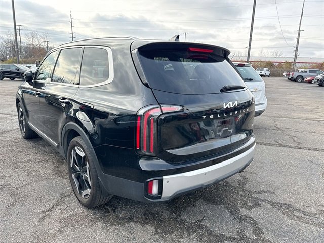 Used 2023 Kia Telluride EX image 2