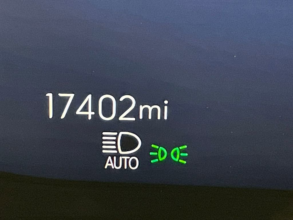 Used 2025 Buick Envision Sport Touring image 6