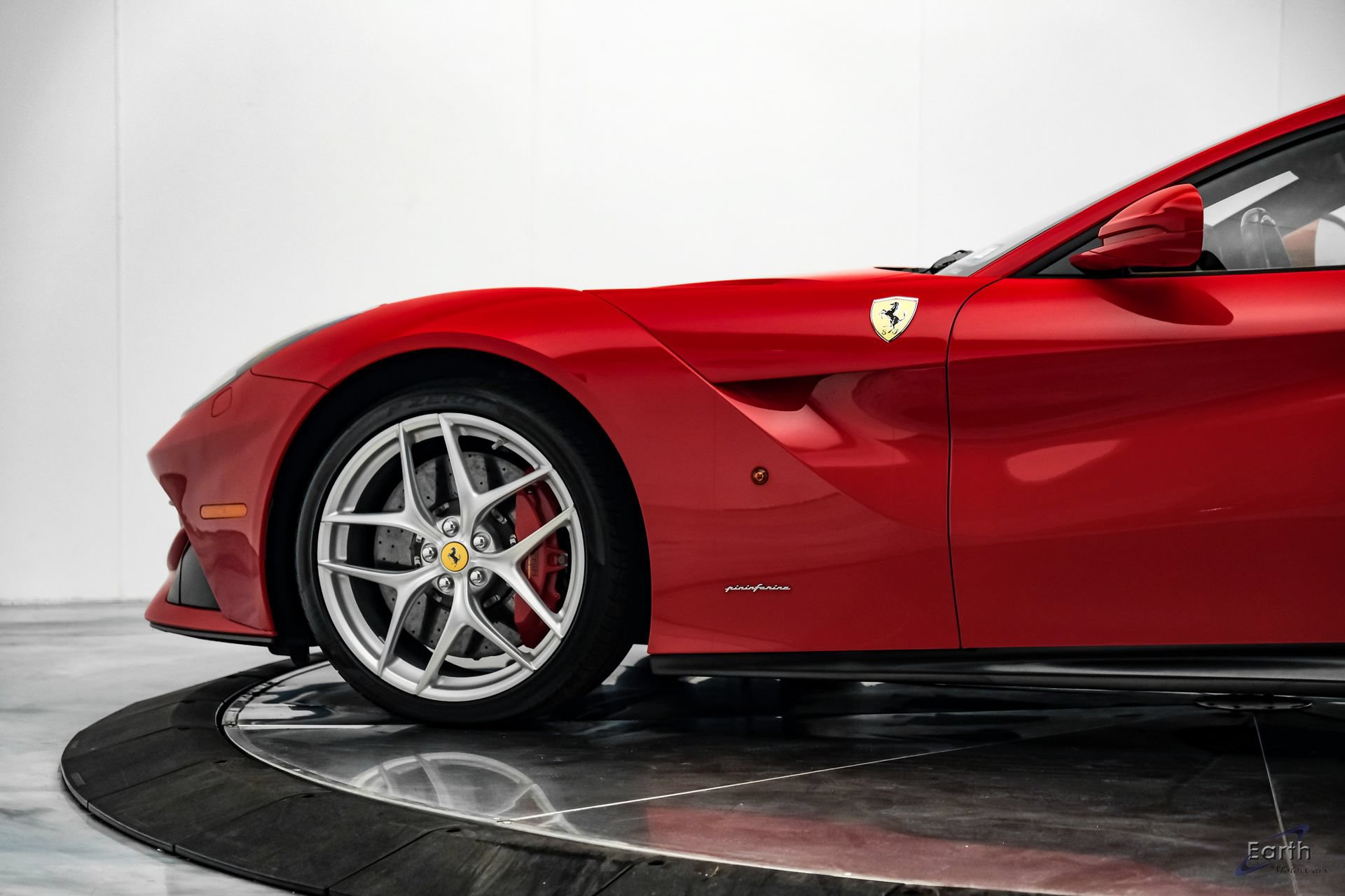 Used 2017 Ferrari F12 Berlinetta RWD image 7