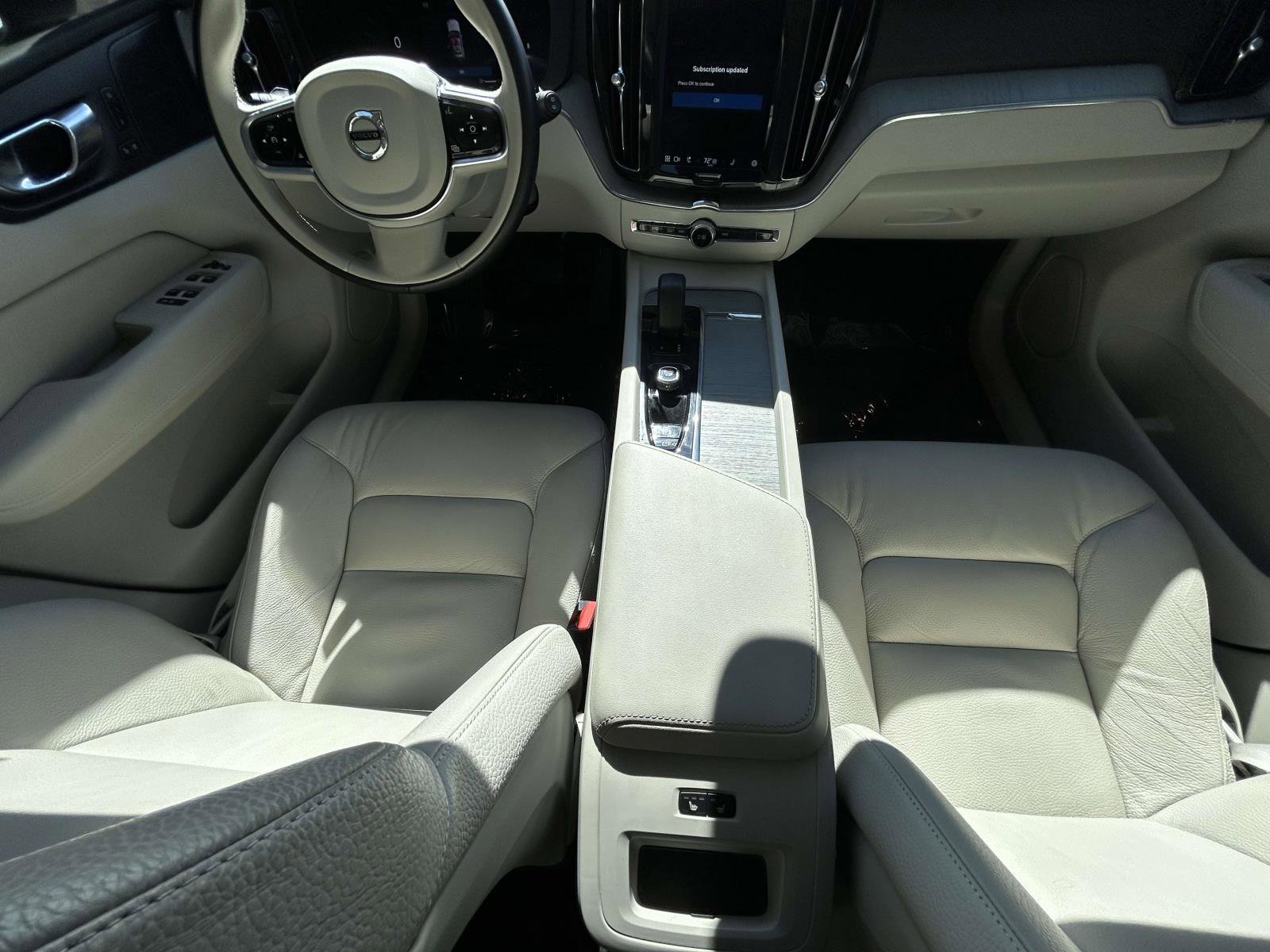 Certified 2023 Volvo XC60 B5 Plus w/ Climate Package image 13