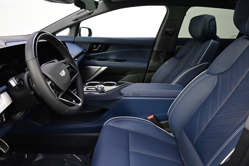 New 2026 Cadillac Optiq Luxury 2 image 13
