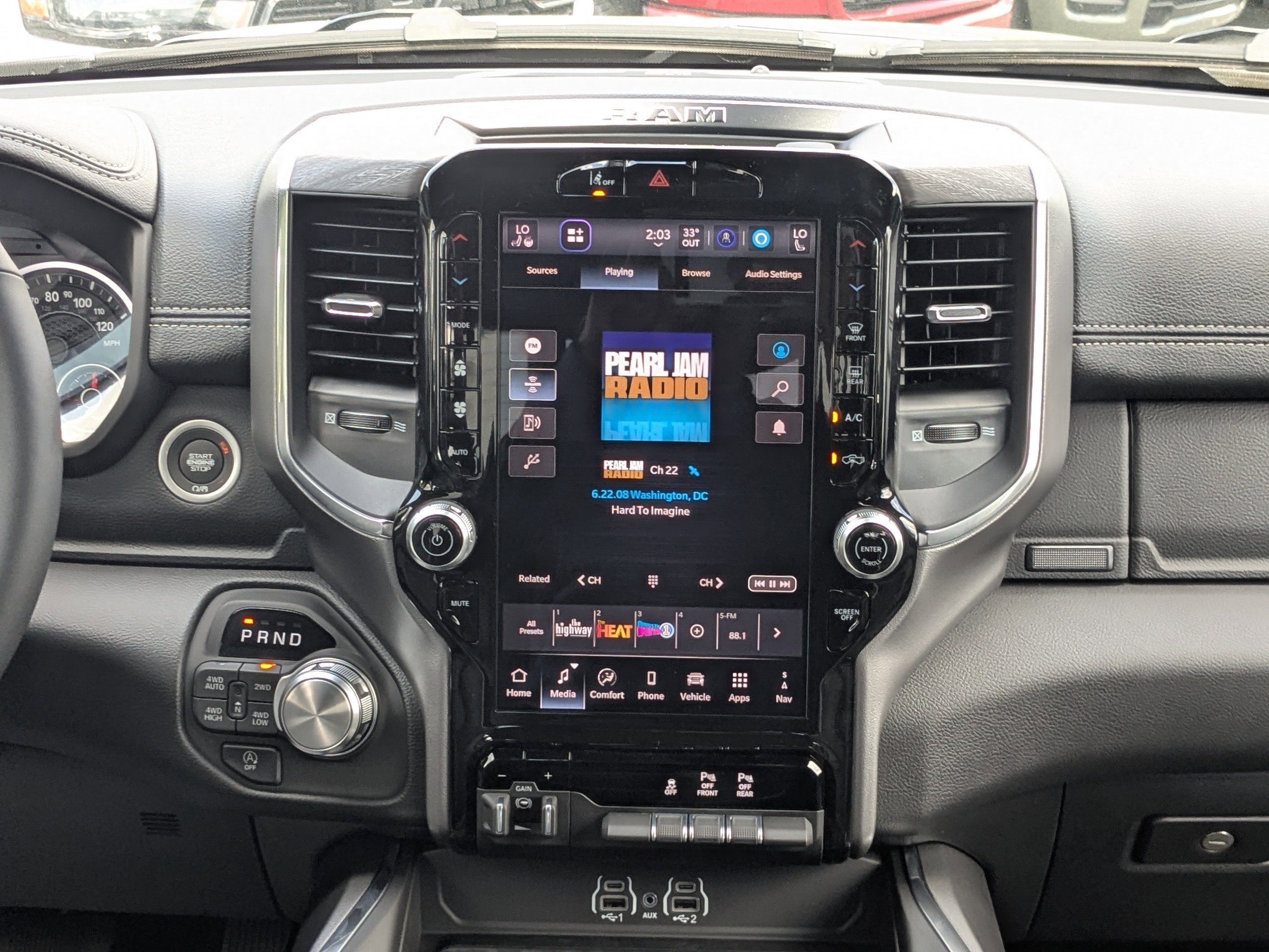 New 2026 RAM 1500 Laramie AWD/4WD image 17