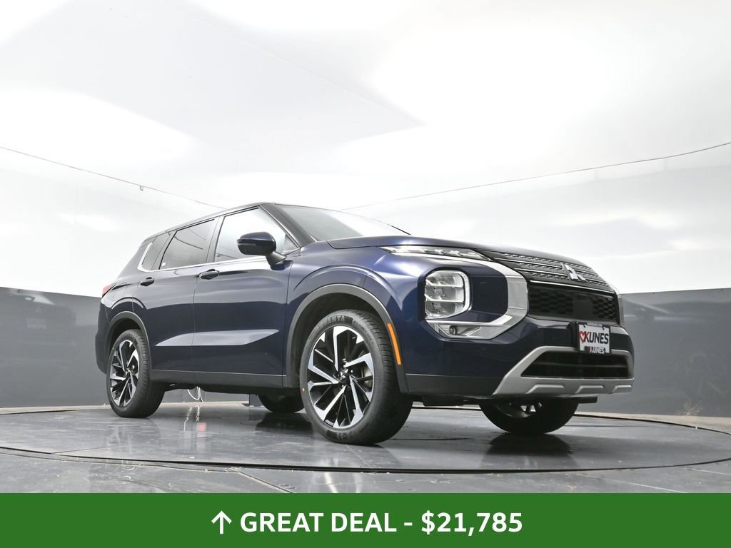 Used 2024 Mitsubishi Outlander SE image 53