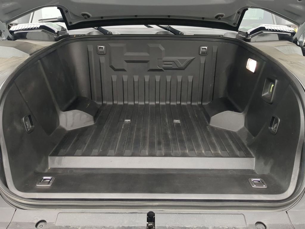 Used 2025 GMC Hummer EV 2X image 36