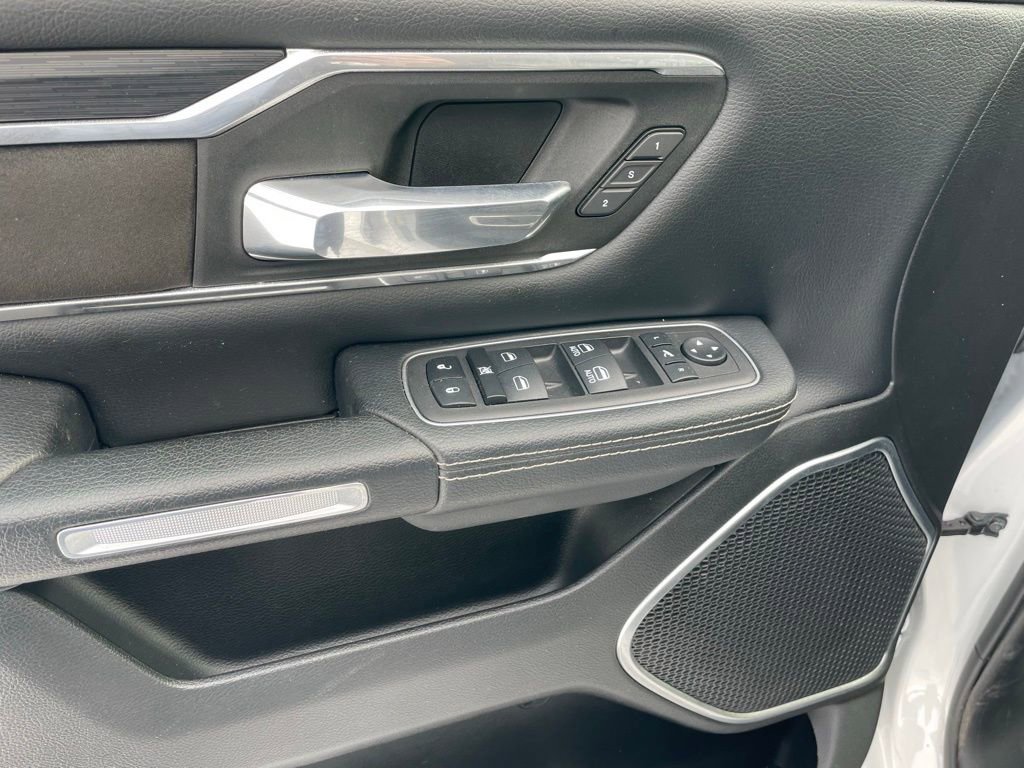 Used 2023 RAM 1500 Laramie AWD/4WD image 9