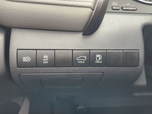Certified 2022 Toyota Camry LE image 19