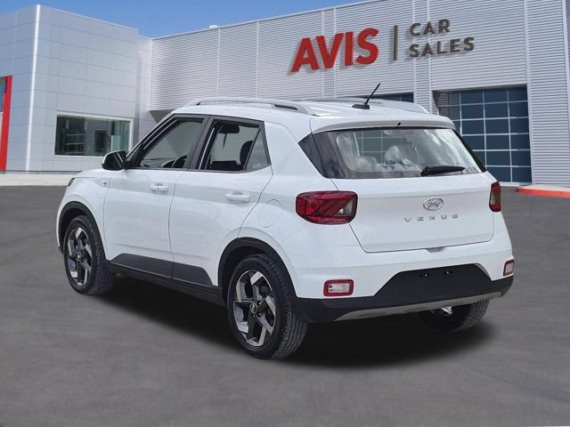 Used 2025 Hyundai Venue SEL FWD image 9