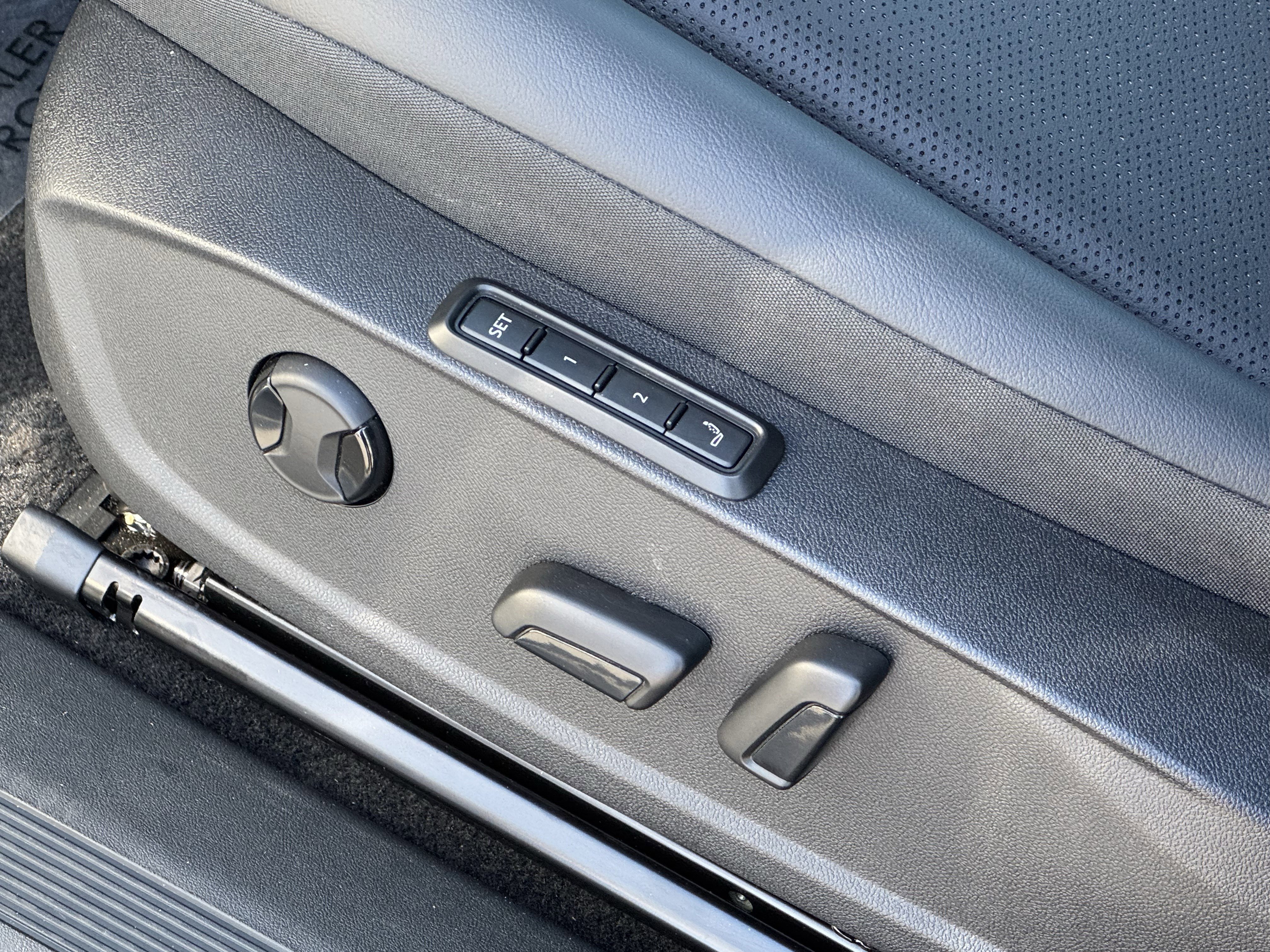 Used 2021 Volkswagen ID.4 Pro S w/ ID.4 Protection Package image 16