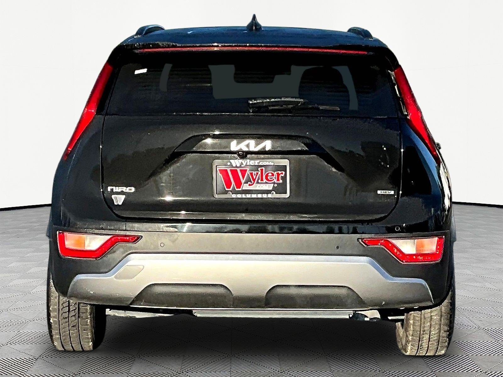 Used 2023 Kia Niro EX FWD image 5