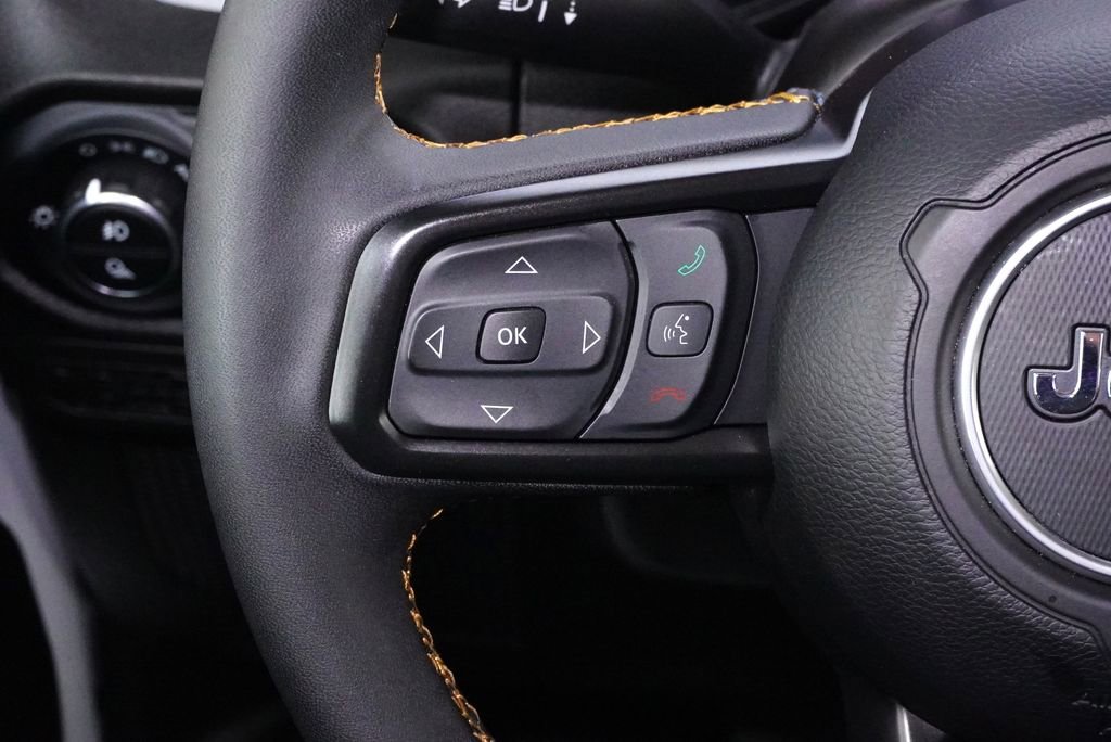 Used 2025 Jeep Gladiator Sport AWD/4WD image 17