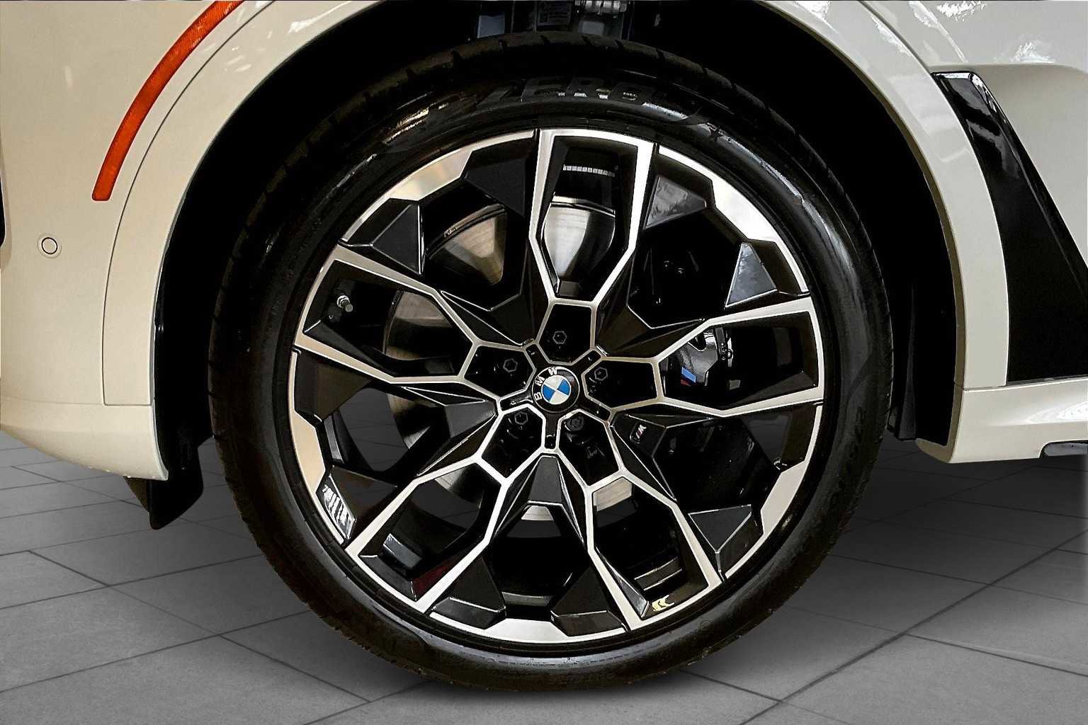 New 2026 BMW X7 M60i image 11
