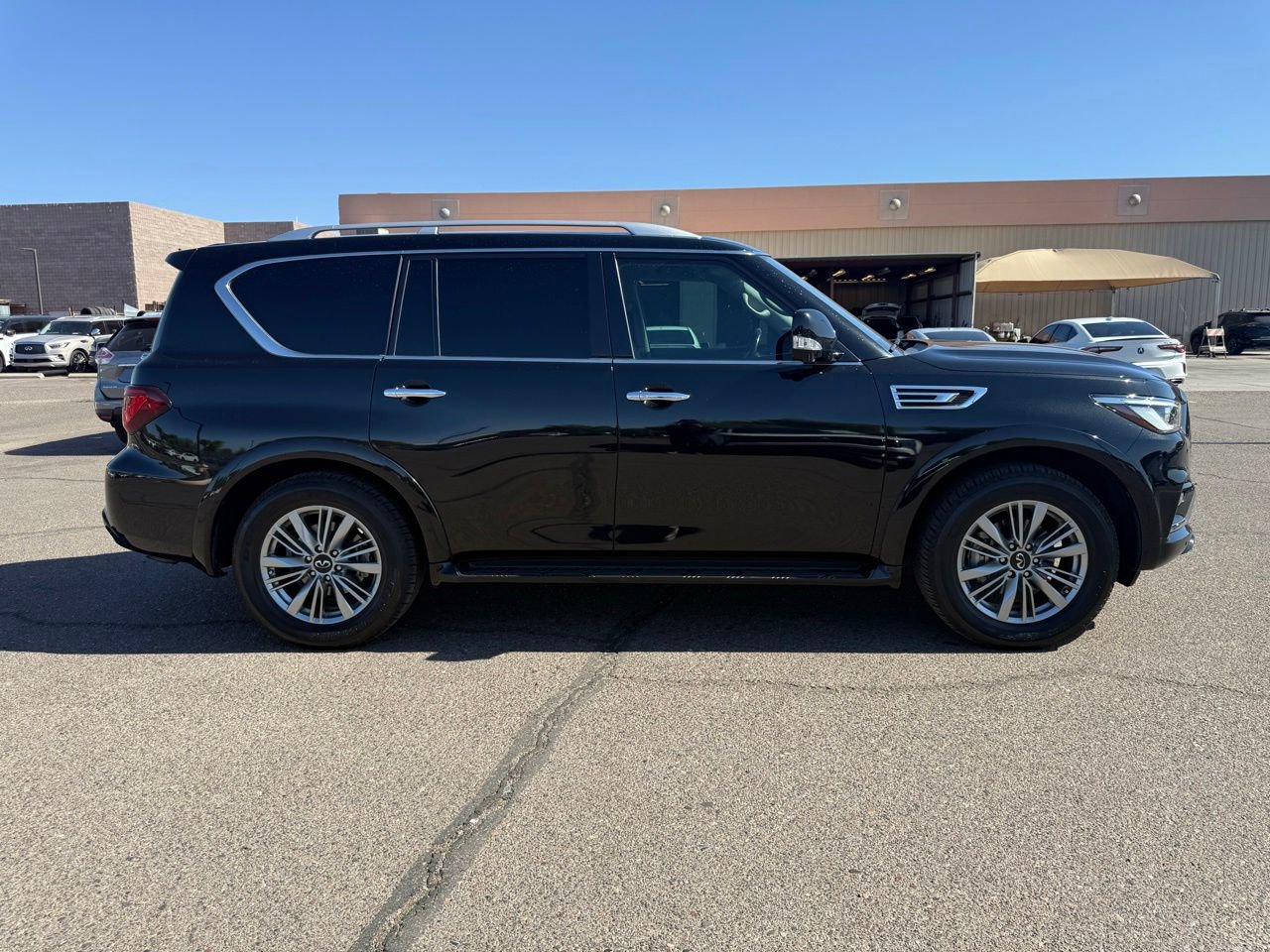 Used 2021 INFINITI QX80 Luxe w/ Cargo Package RWD image 4