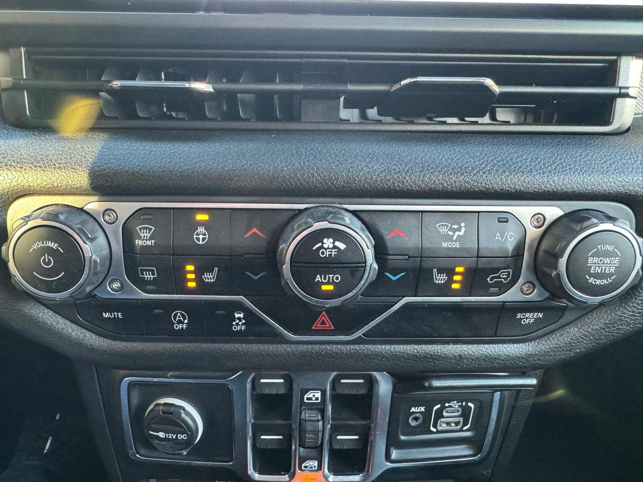 Used 2025 Jeep Wrangler Unlimited Sport image 21