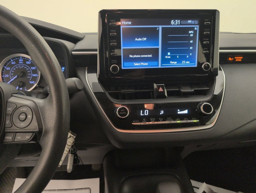 Used 2020 Toyota Corolla LE FWD image 17