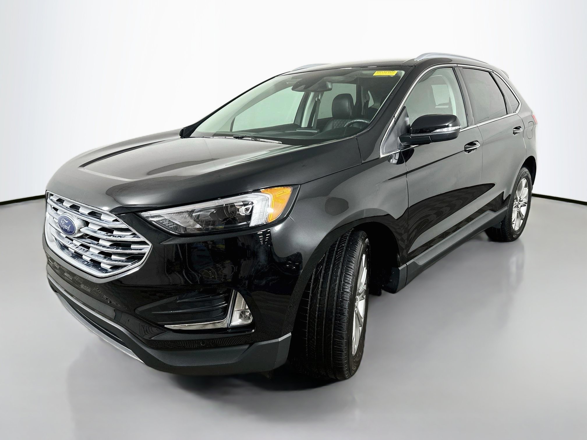 Used 2024 Ford Edge Titanium AWD/4WD image 3