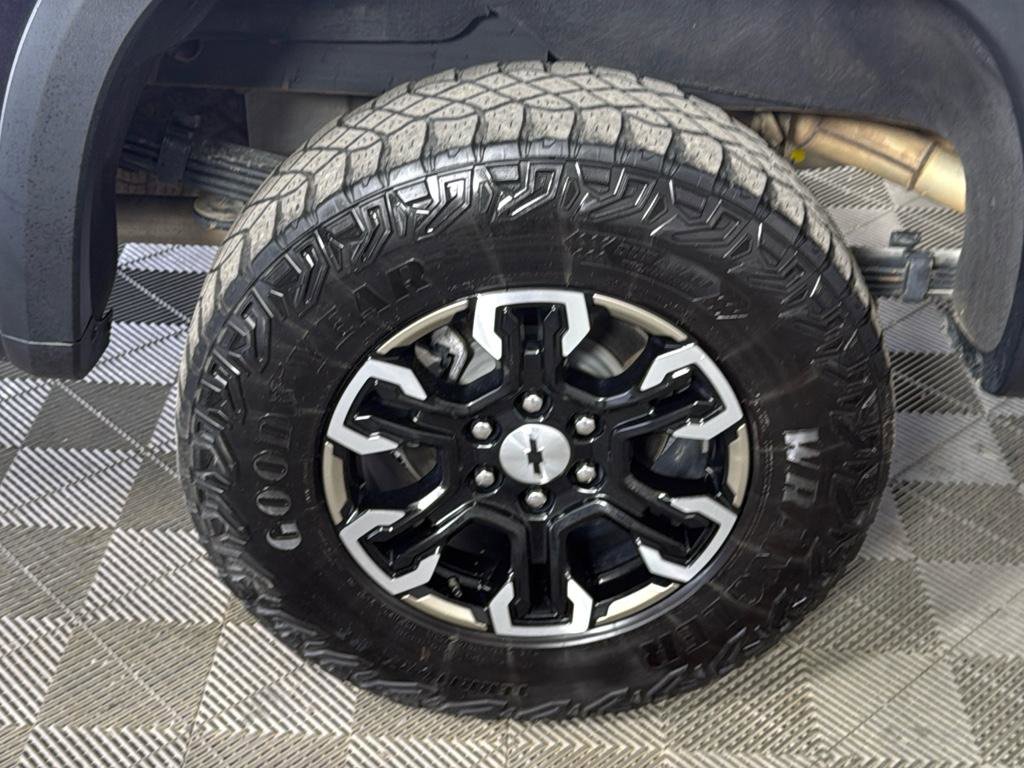 Used 2024 Chevrolet Silverado 1500 ZR2 image 8