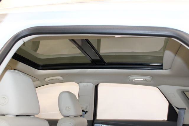New 2026 Cadillac XT5 Premium Luxury w/ Driver Assist Package FWD image 9