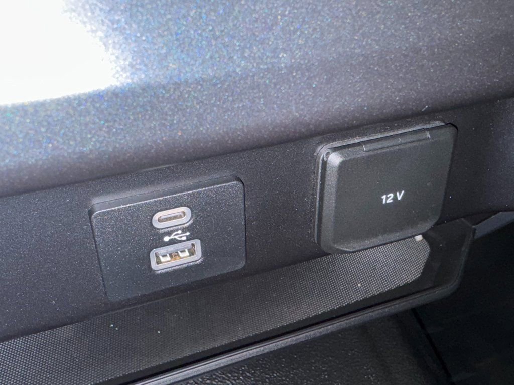 Used 2021 Ford F150 XLT image 37