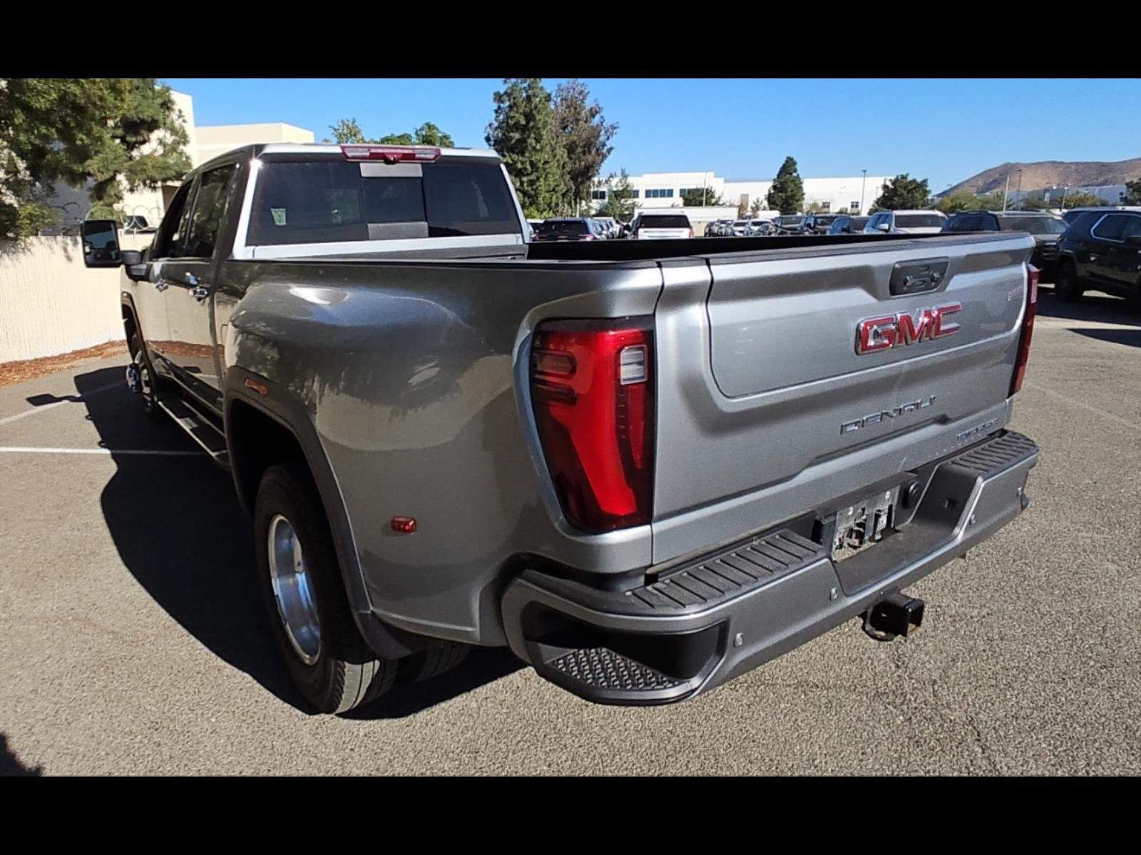 Used 2024 GMC Sierra 3500 Denali w/ Denali Reserve Package AWD/4WD image 11