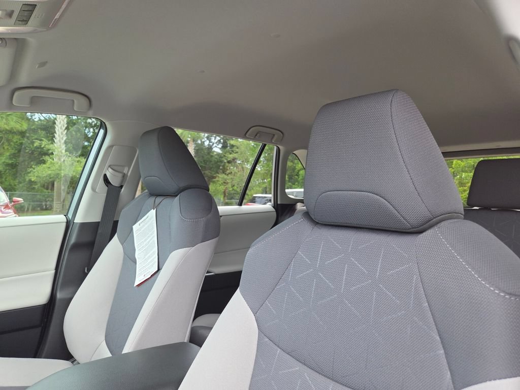 Certified 2025 Toyota RAV4 XLE AWD/4WD image 24