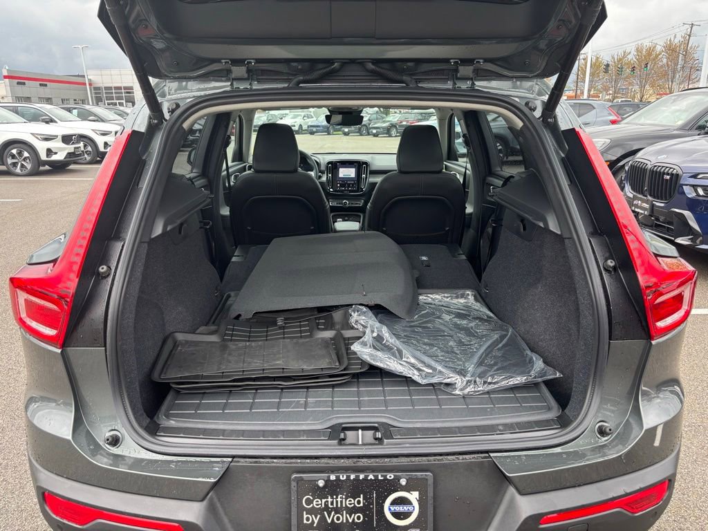 Certified 2026 Volvo XC40 B5 Core w/ Climate Package AWD/4WD image 25