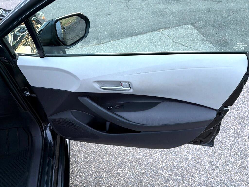 Used 2020 Toyota Corolla L w/ Phone Cable & Charge Package image 30