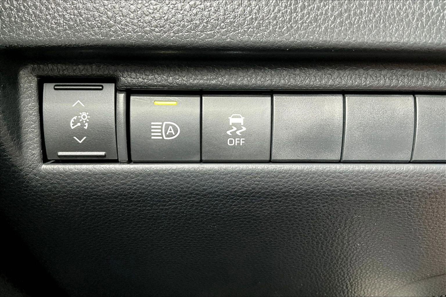 Used 2024 Toyota Venza Nightshade AWD/4WD image 38