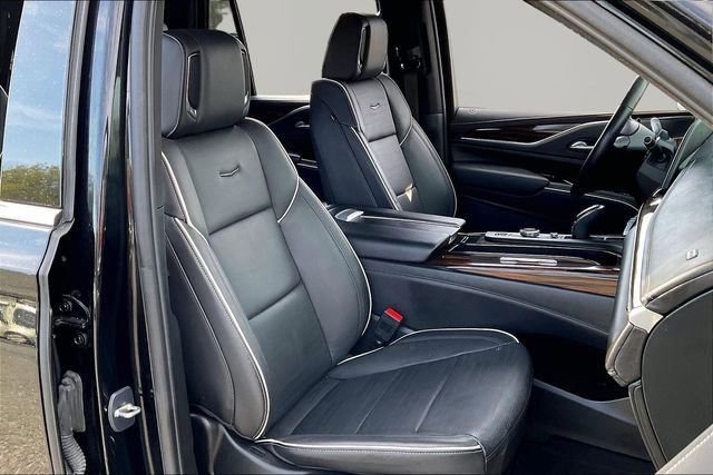 Used 2023 Cadillac Escalade Premium Luxury w/ Performance Package image 21