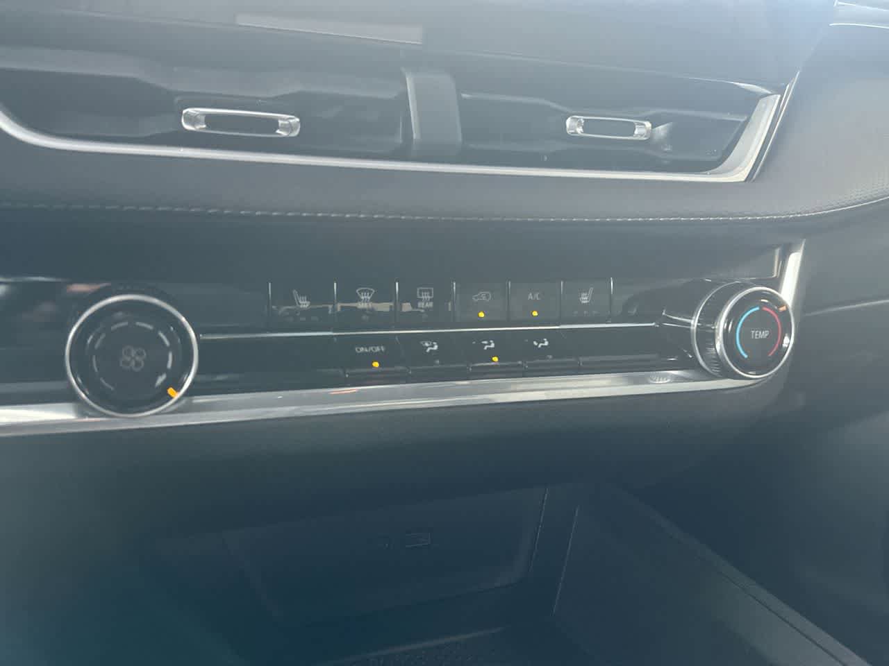 Used 2025 Chevrolet Equinox LT FWD image 20