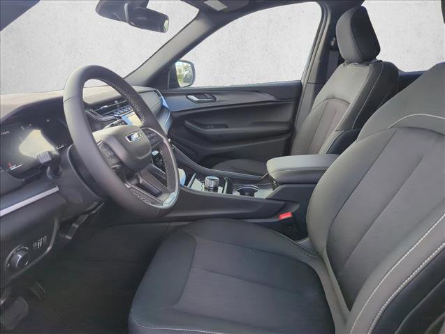 New 2025 Jeep Grand Cherokee Laredo X image 3