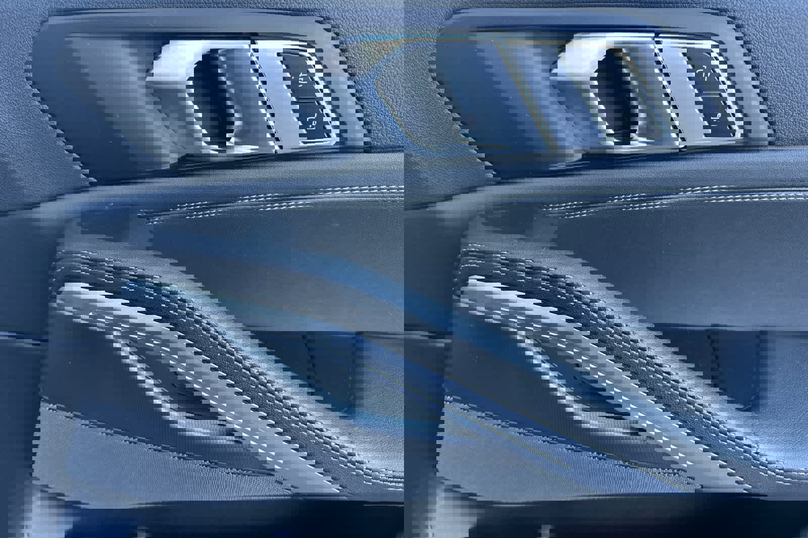 Certified 2023 BMW X6 xDrive40i w/ M Sport Package image 21