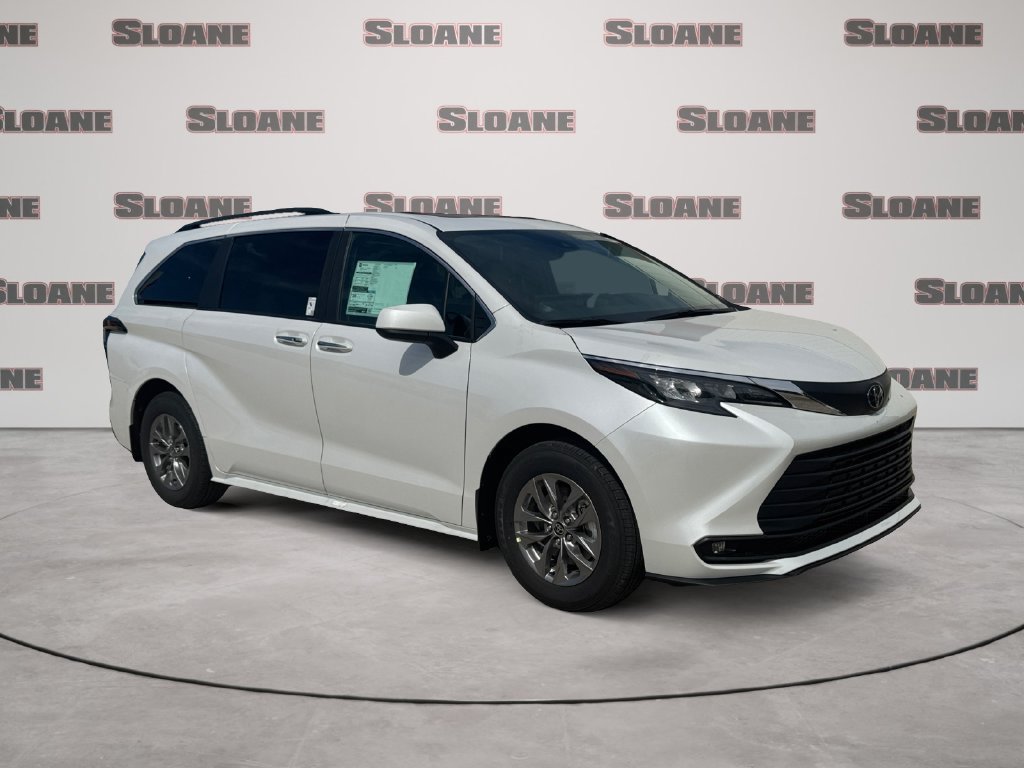 New 2026 Toyota Sienna XLE FWD image 7