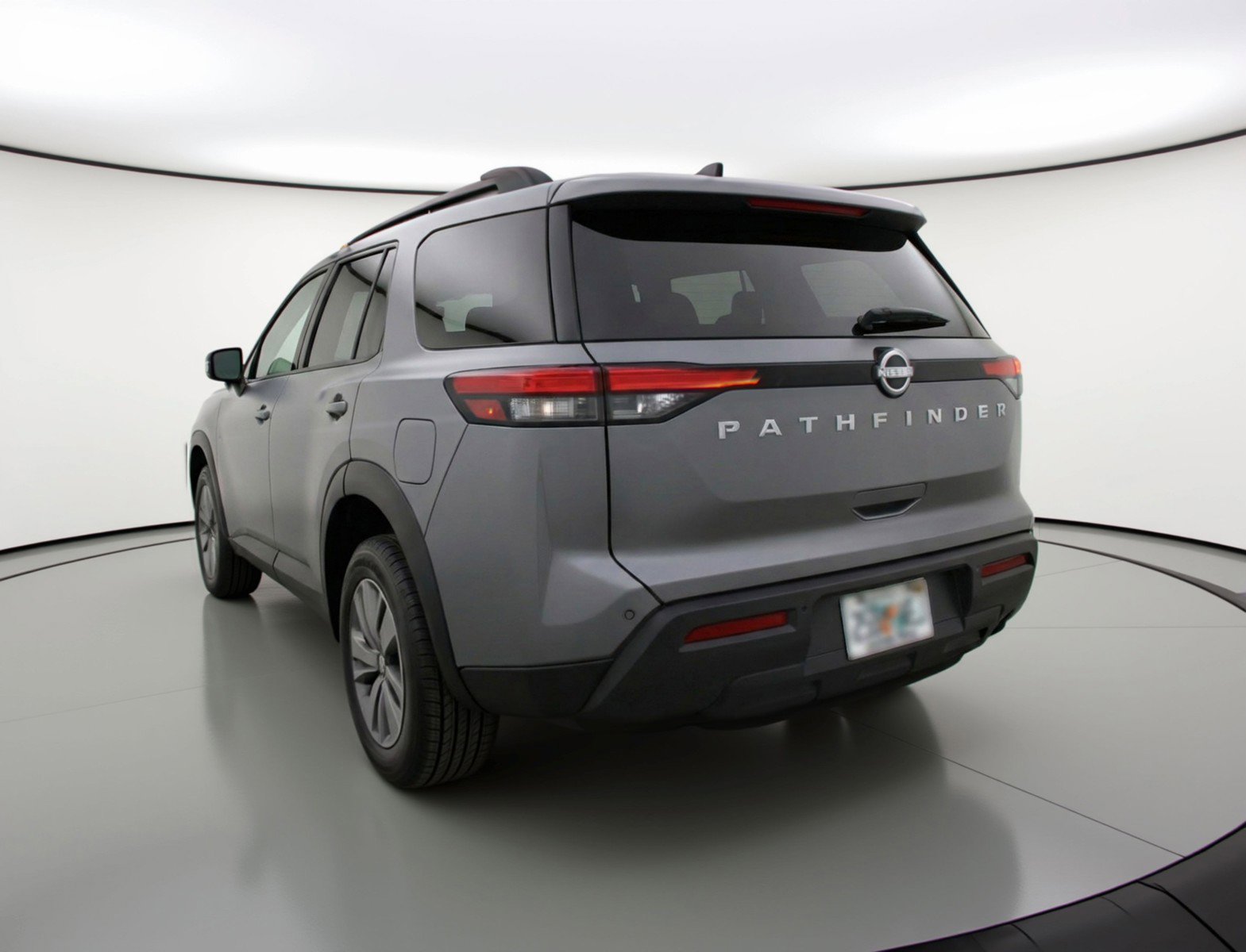 Used 2025 Nissan Pathfinder SV image 6