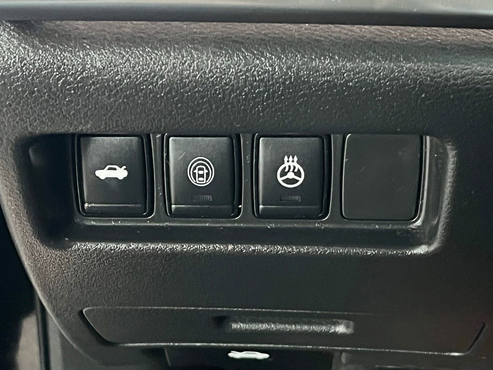 Used 2022 Nissan Maxima SR w/ Sport Mat Group FWD image 35