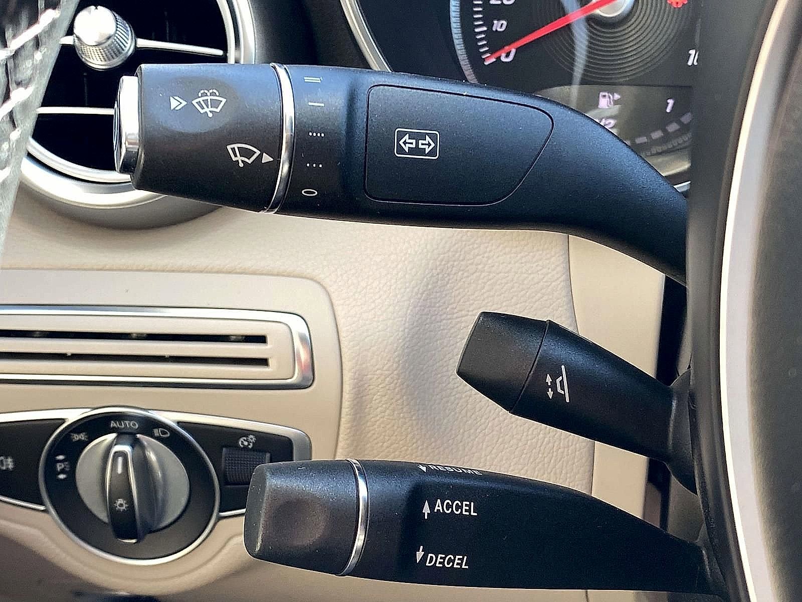 Used 2018 Mercedes-Benz C 300 4MATIC Sedan image 25