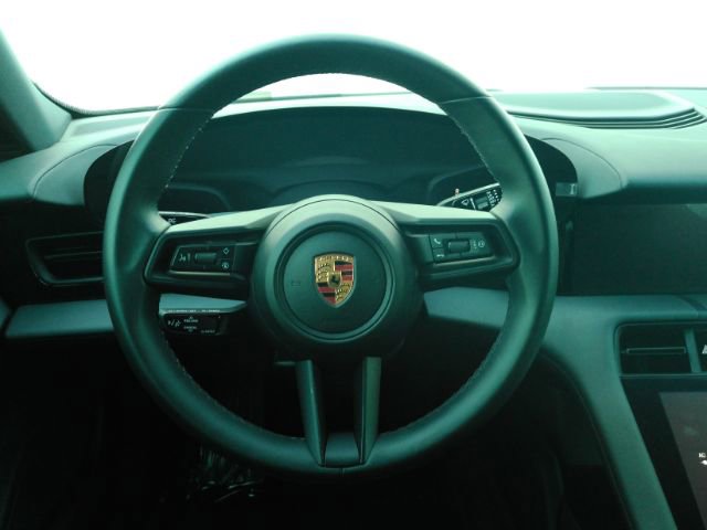 Used 2023 Porsche Taycan image 31