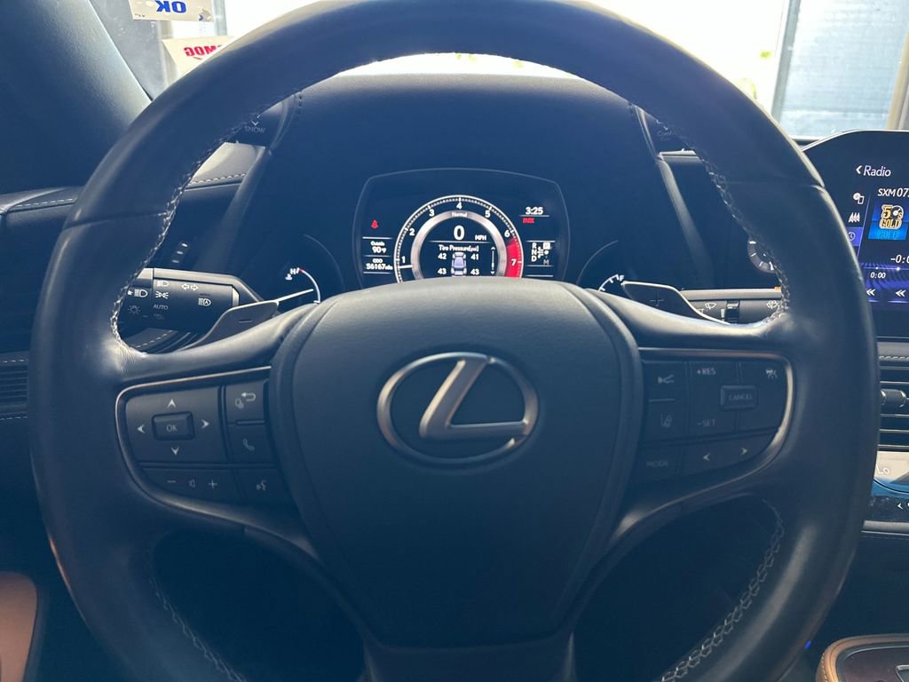 Used 2021 Lexus LS 500 w/ Accessory Package (Z1) image 22