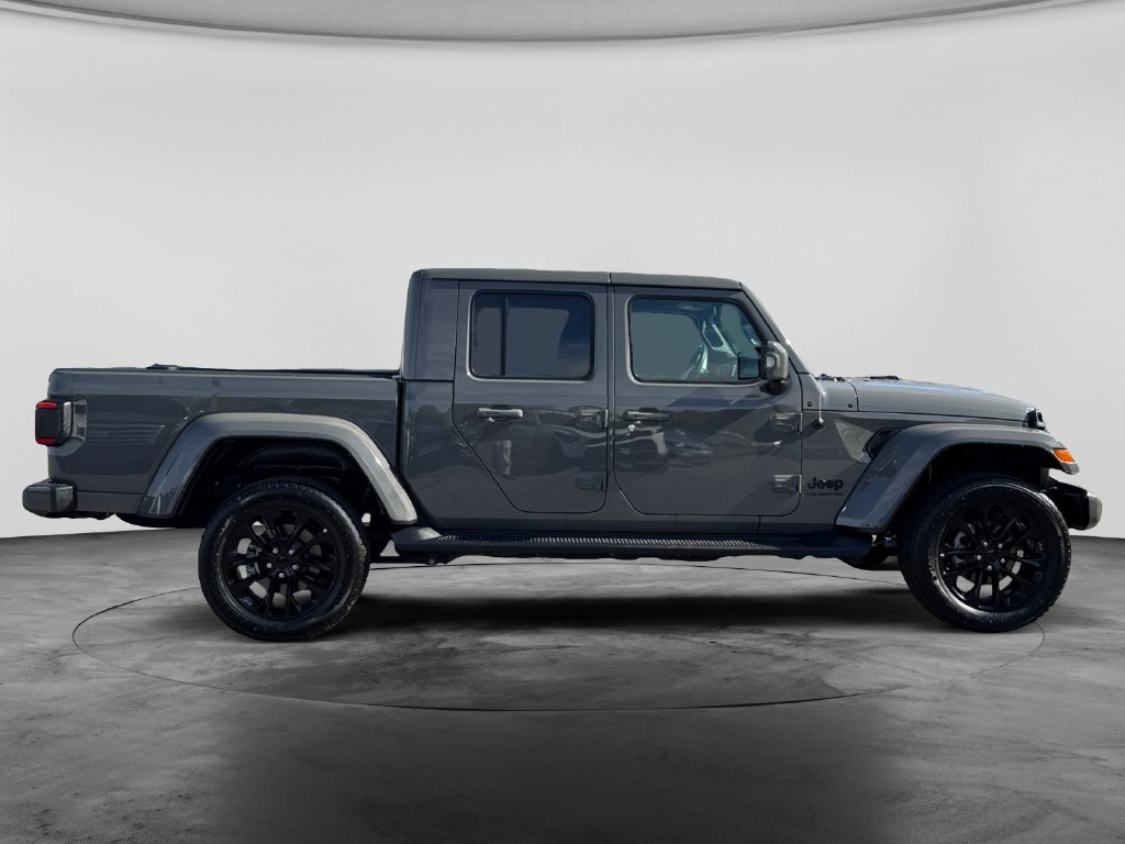 Used 2023 Jeep Gladiator Overland AWD/4WD image 9