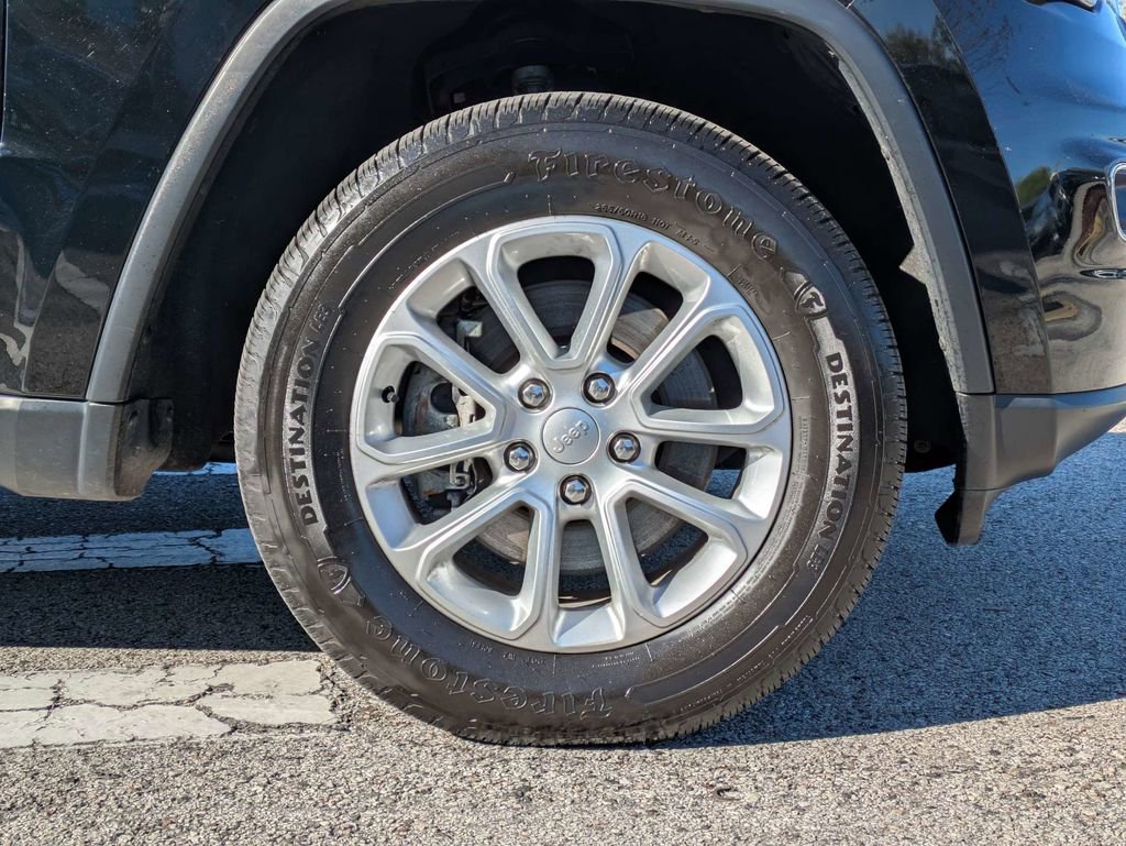 Used 2021 Jeep Grand Cherokee Laredo image 11