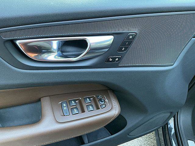 Certified 2023 Volvo XC60 B5 Plus w/ Climate Package AWD/4WD image 16