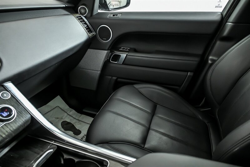 Used 2016 Land Rover Range Rover Sport HSE AWD/4WD image 32