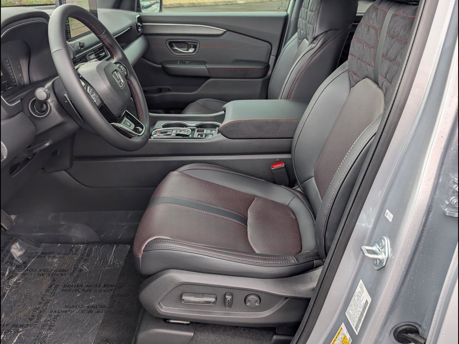 New 2026 Honda Pilot Black Edition image 9