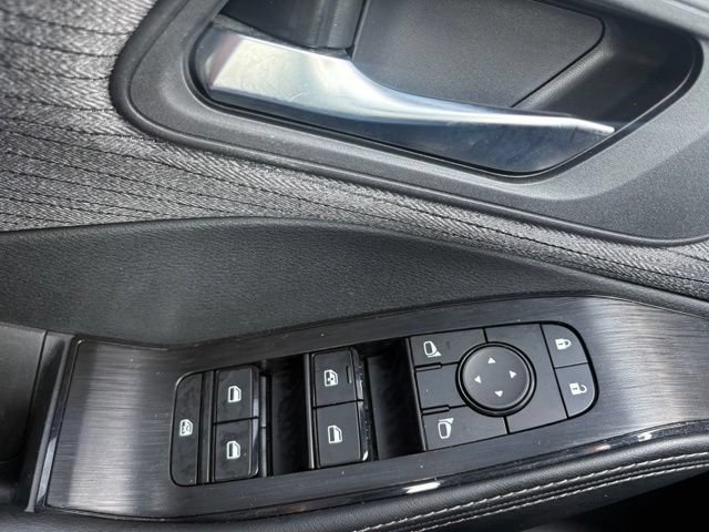 Used 2023 Nissan Rogue SV FWD image 13