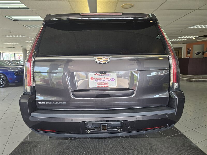 Used 2017 Cadillac Escalade ESV Premium Luxury AWD/4WD image 5