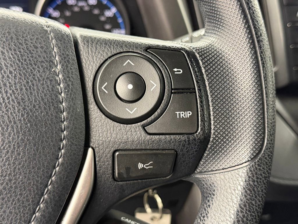 Used 2018 Toyota RAV4 LE AWD/4WD image 26