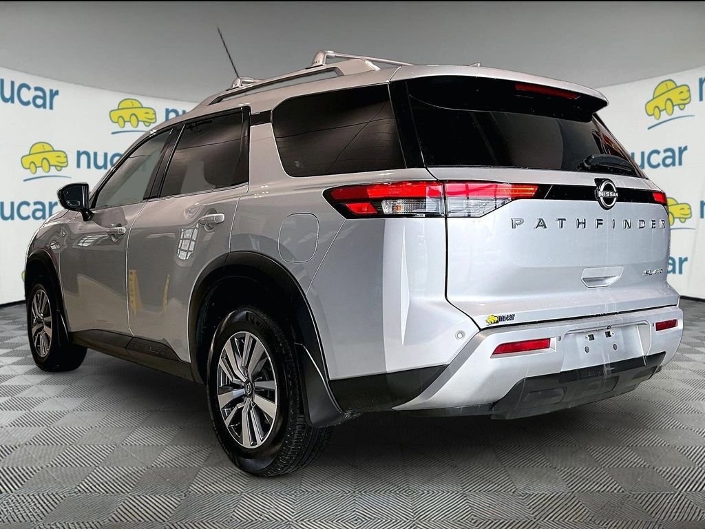 Used 2022 Nissan Pathfinder SL AWD/4WD image 4