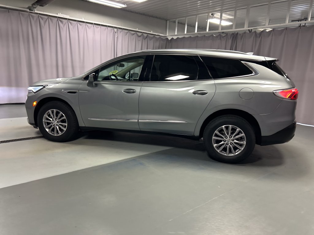 Used 2023 Buick Enclave Essence w/ LPO, Floor Liner Package FWD image 4