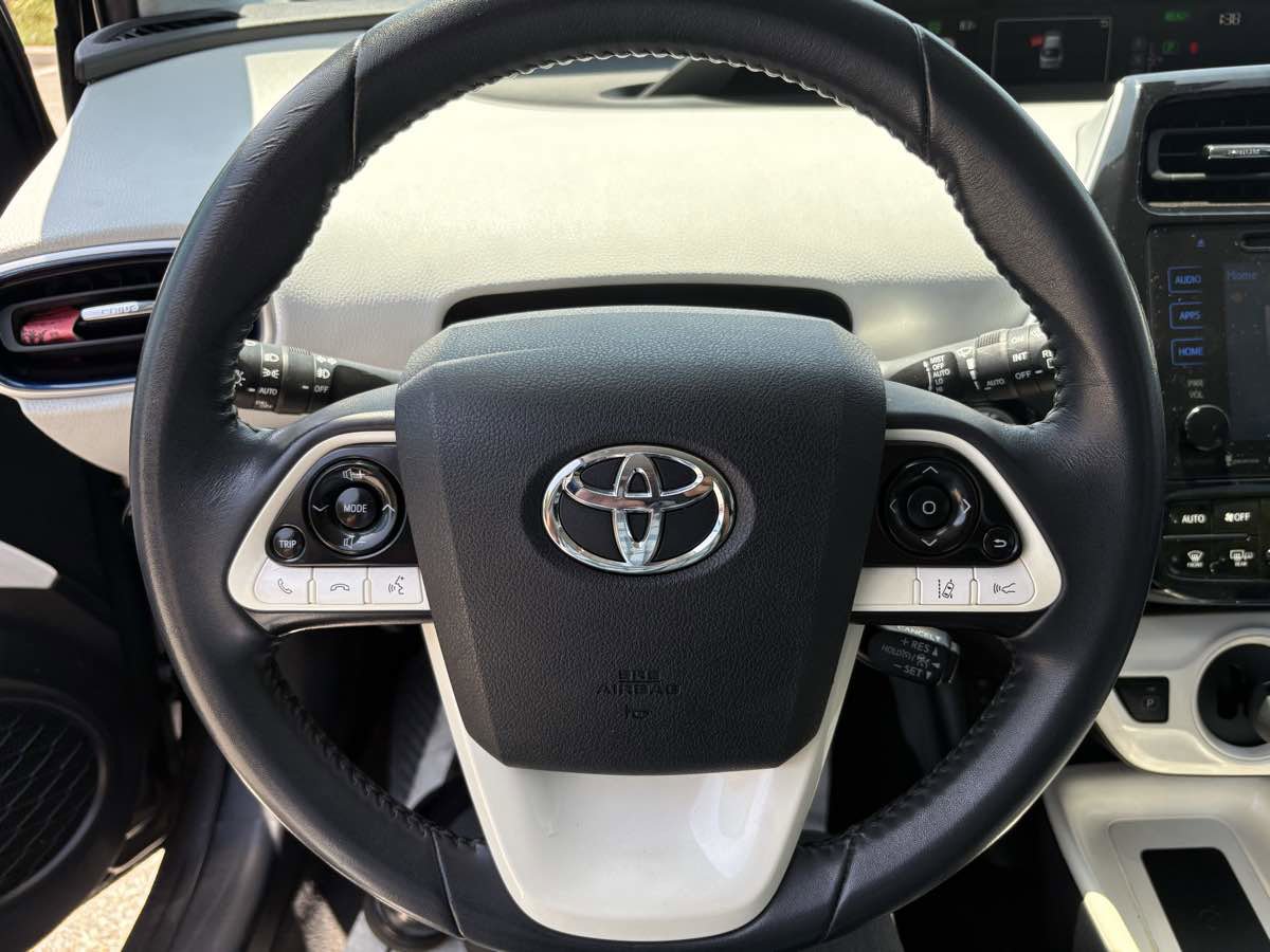 Used 2017 Toyota Prius Four Touring image 18